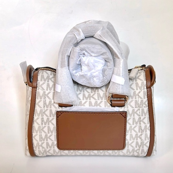 Michael Kors Vanilla Carine XS Crossbody or Mini Purse, NWT - Picture 6 of 6